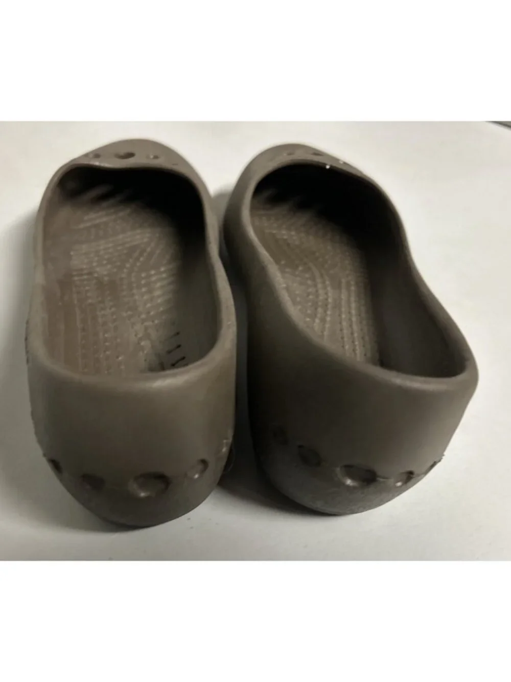 Crocs Prima Ballerina Round Toe Flats Girls Womens Size 4 Brown EUC